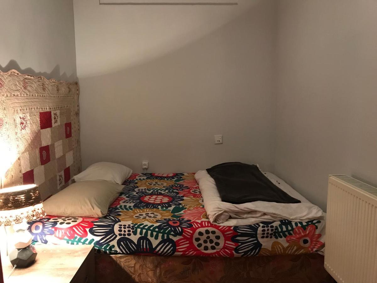 Brobro Hostel Tbilisi Esterno foto