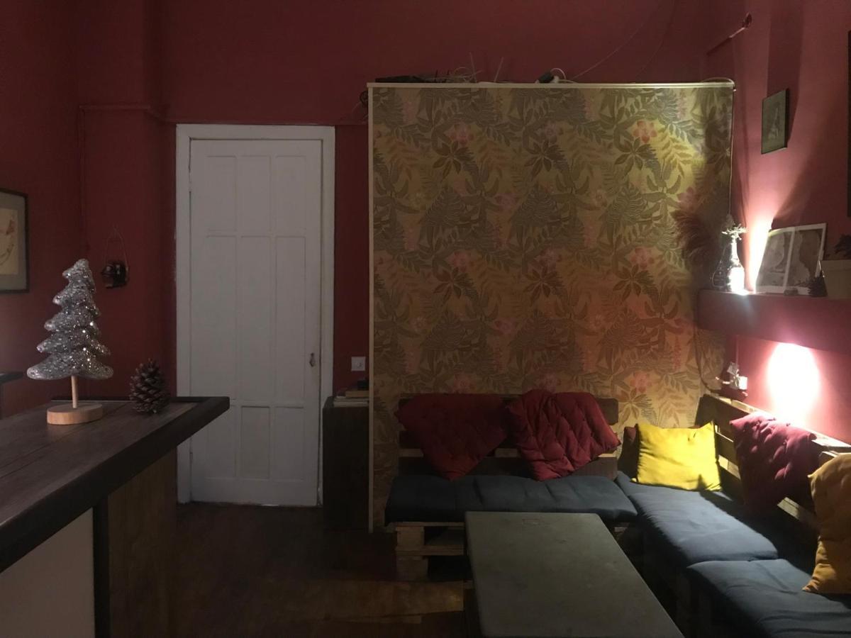 Brobro Hostel Tbilisi Esterno foto