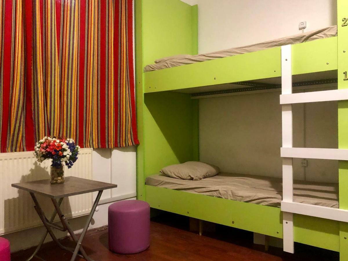 Brobro Hostel Tbilisi Esterno foto