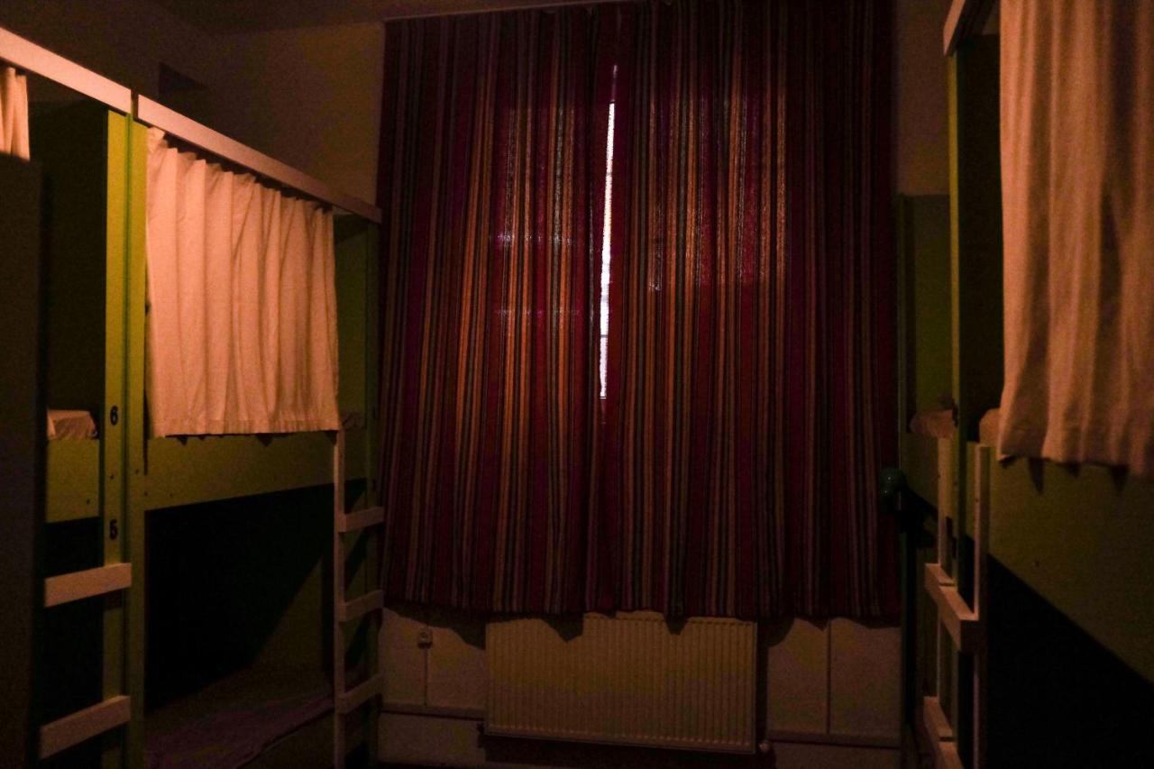 Brobro Hostel Tbilisi Esterno foto